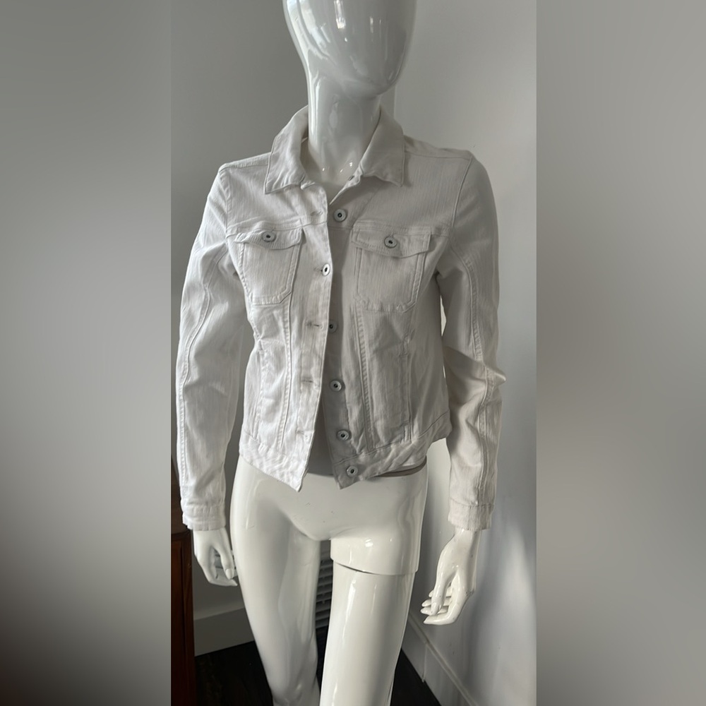 Liquido Classic White Jean Jacket